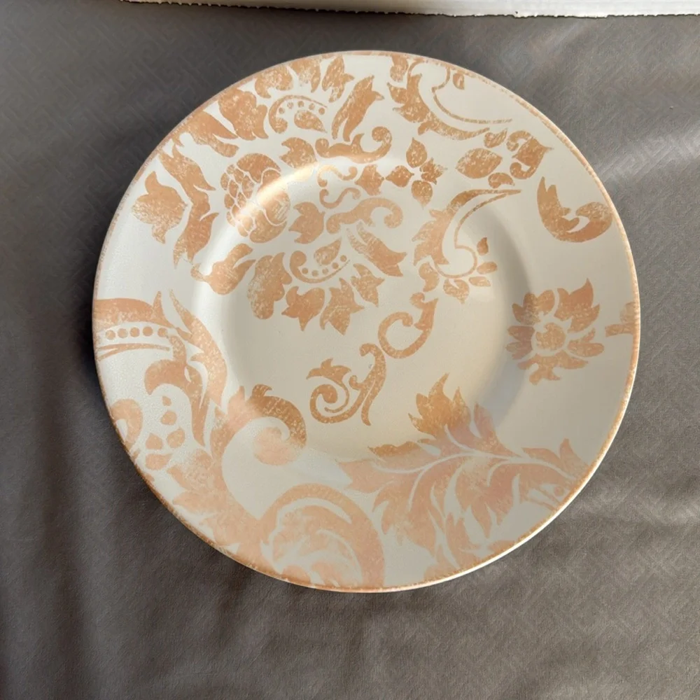 Set of 4 Pier 1 Jaclyn Collection Plates Pasta Bowls Blush Luster Damask Pattern